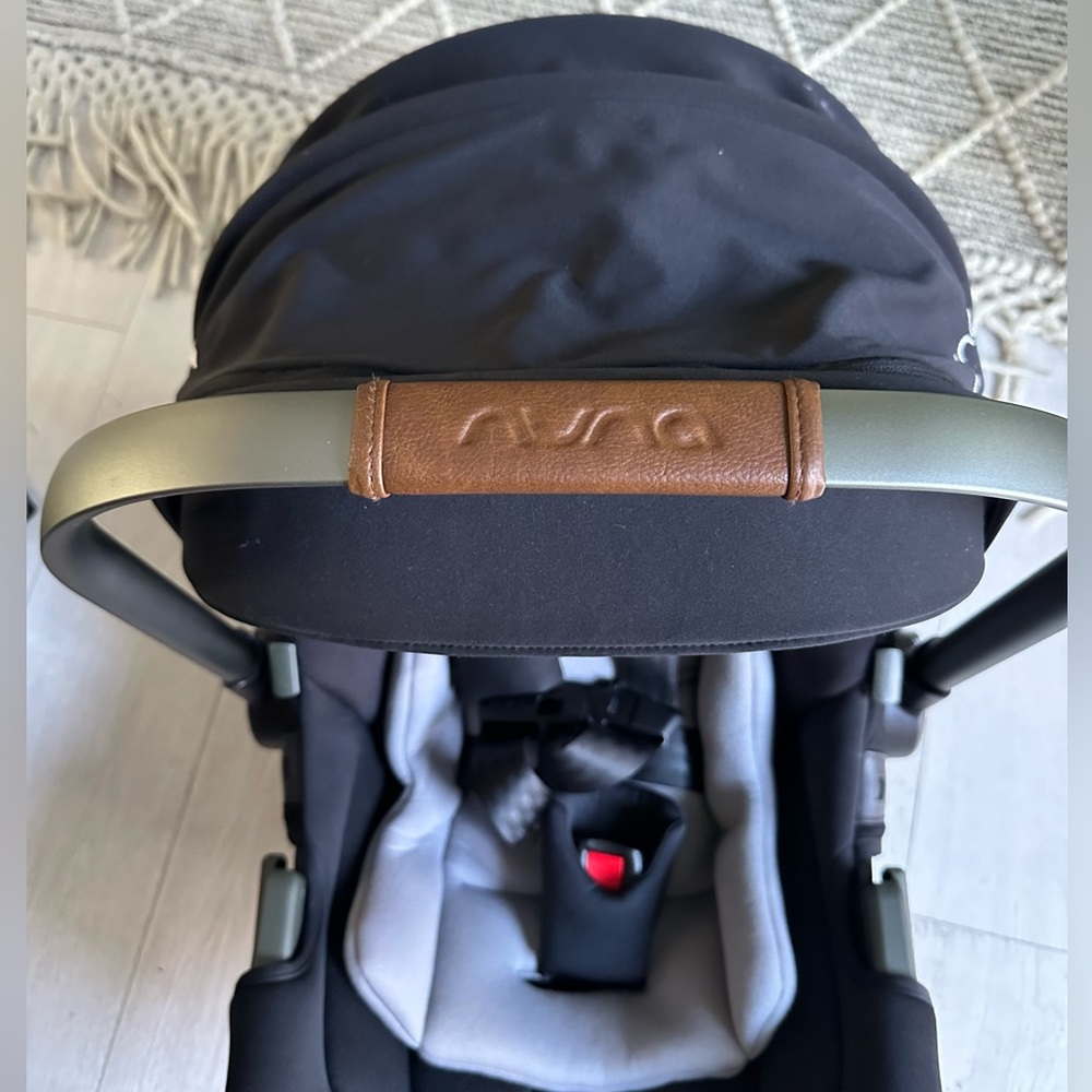 NUNA Pipa RX Infant Car Seat and Base — Caviar